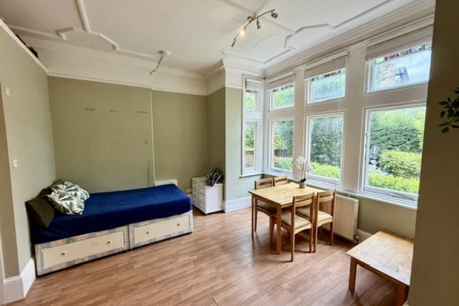 Hounslow, W4 2LT, UK, Hounslow, W4 2LT, UK, Hounslow photo 5