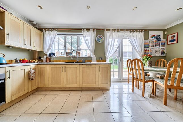 10, Conifer Drive, Reading photo 3