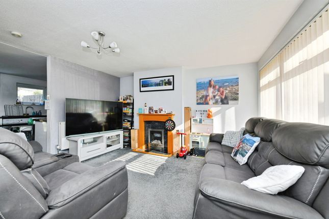 27, Summers Close, Plymouth photo 2