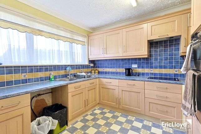 26, Langdon Fields, Brixham photo 4