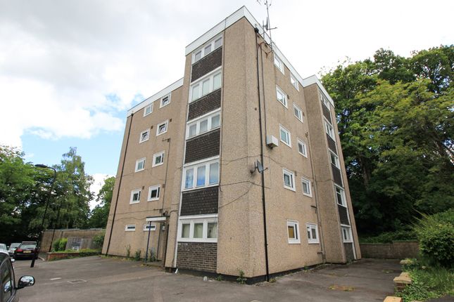Flat to rent in Barnes Close, Southampton