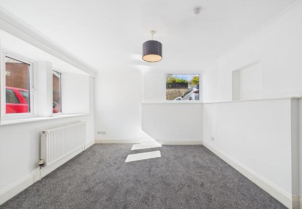Flat 2, The Old Chapel, Station Road photo 3