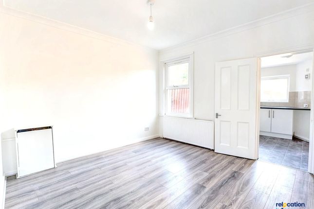 65 Warwick Road, London photo 2