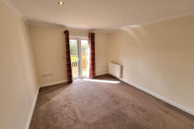19, Well Meadow, Launceston photo 3