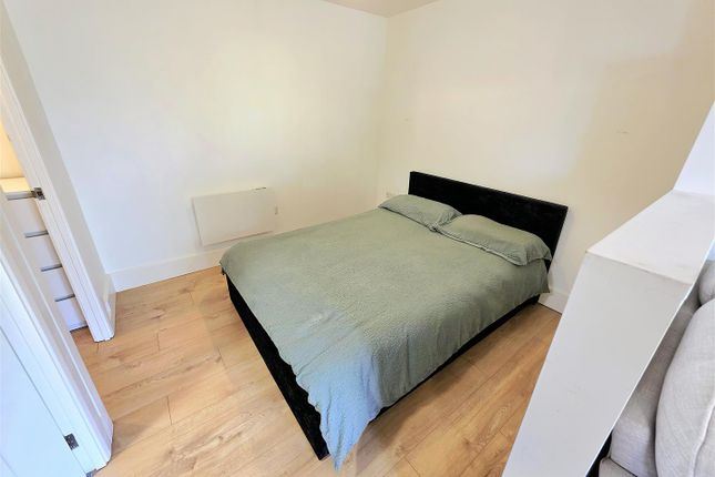 Hambledon Close, Uxbridge photo 5