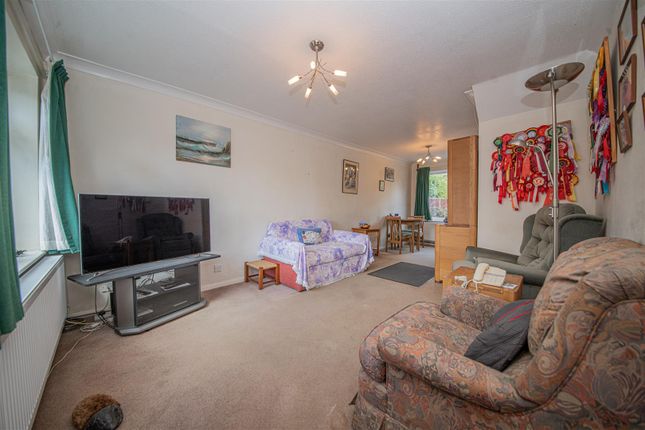 21, Itchen Avenue, Eastleigh photo 2