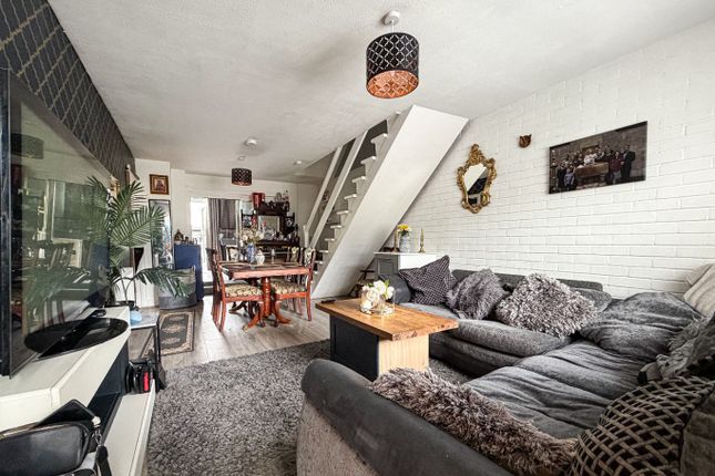 4 Charles Crescent, Taunton, Somerset photo 2