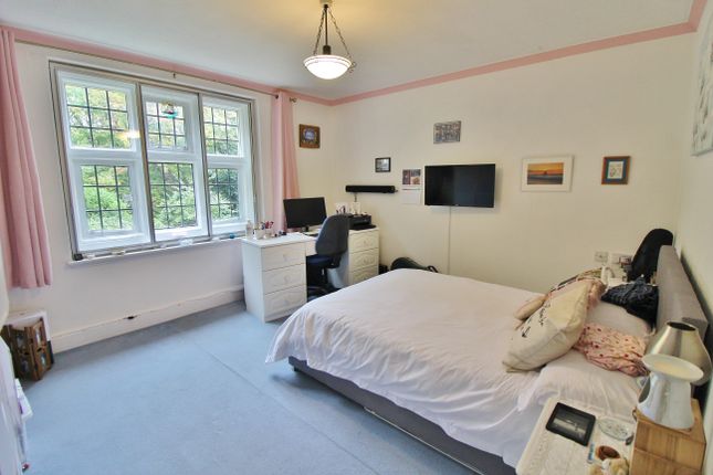 Flat 45 Rudmore Court, Simpson Road, Portsmouth photo 3