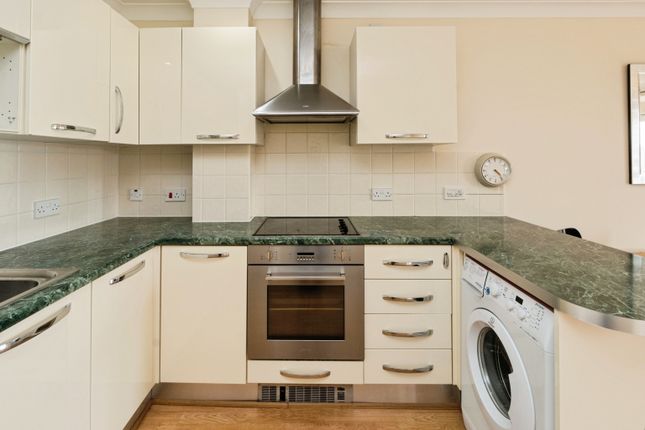 31, Knightsbridge Court, Warrington photo 4