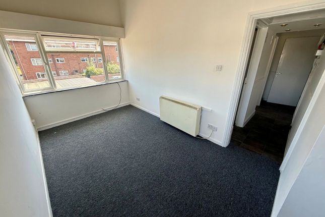Flat 2, 8, Wimpson Lane, Hampshire photo 4