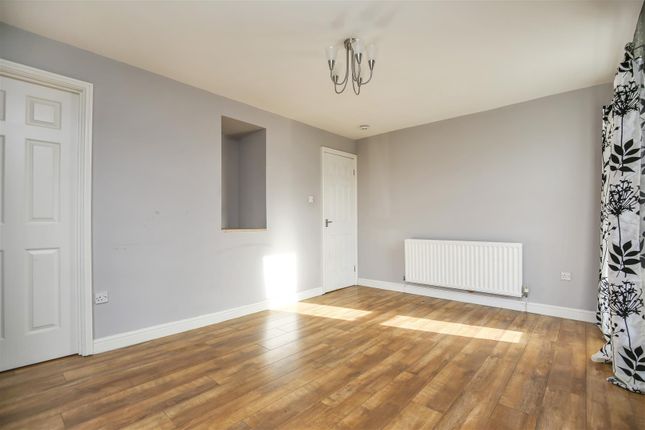 Flat to rent in Blackhill Avenue, Hadrian Park, Wallsend NE28