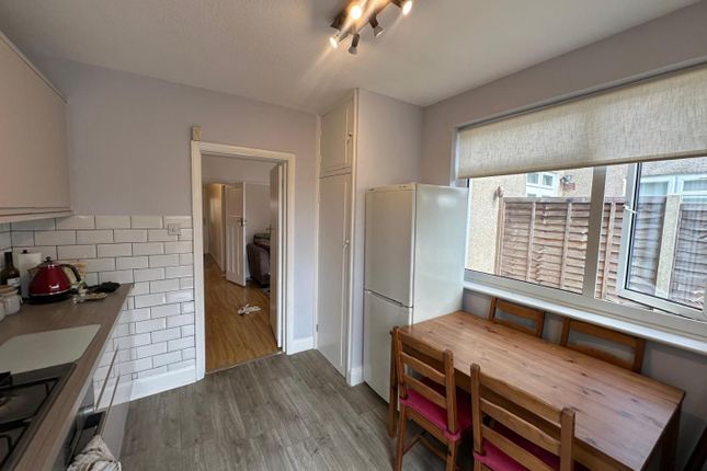 206, Locket Road, Harrow photo 4