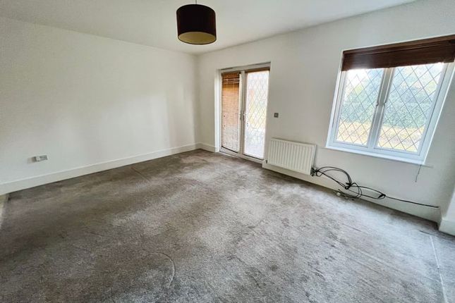 11, Reeceton Gardens, Bolton photo 3