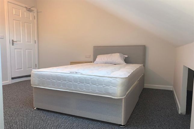 Room to rent in Gulson Road, Coventry