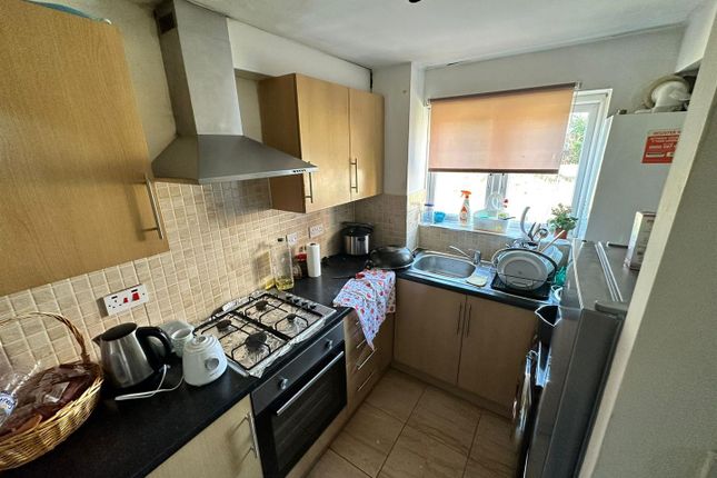 Flat for sale in Express Drive, Goodmayes