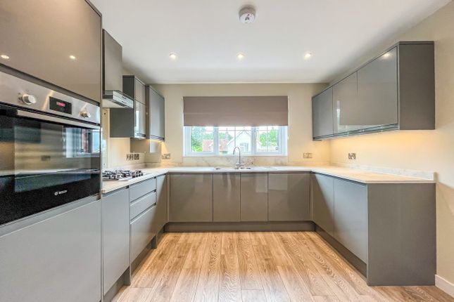 2, Lea Close, Brede photo 3