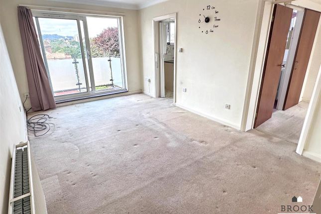 Flat 18 Farrington Court, 16, Old Orchard Road, Eastbourne photo 3