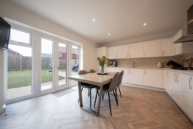 62 White Park Avenue, Leicester photo 2