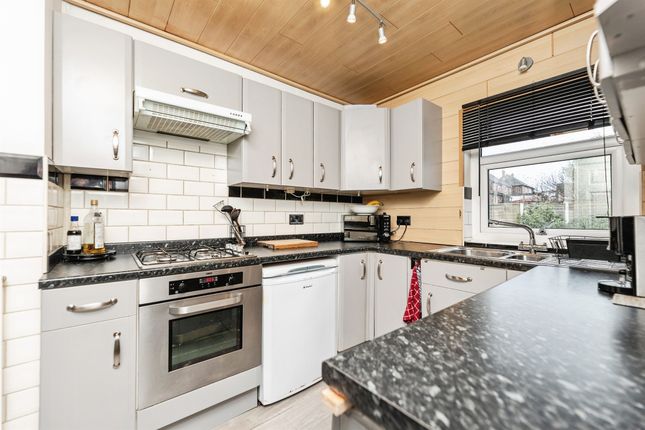 134, Springbank Road, Leeds photo 3