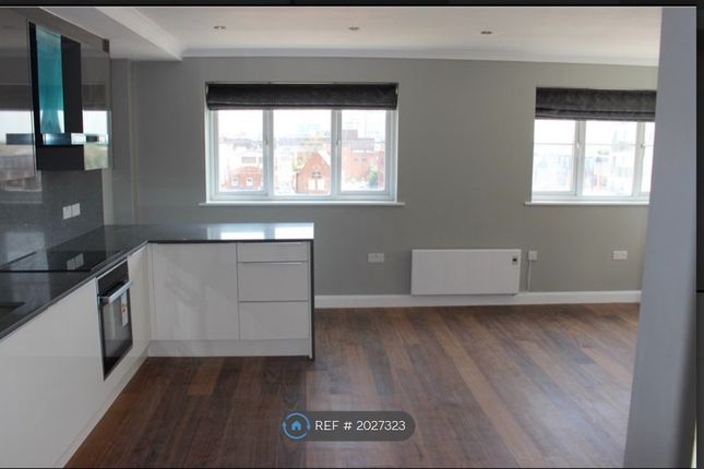 Flat to rent in Brisbane Court, Slough