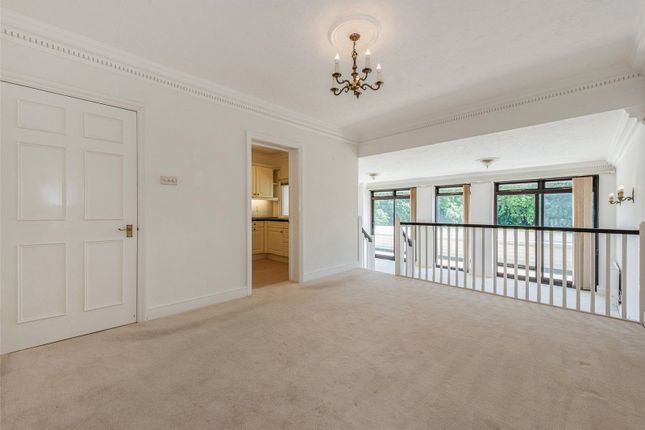 10, Tollhouse Close, West Sussex photo 3