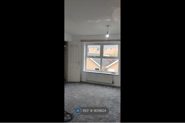 Terraced house to rent in Morgan Close, Luton