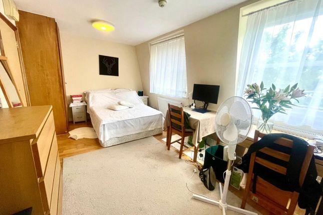 Inverness Terrace, London photo 4
