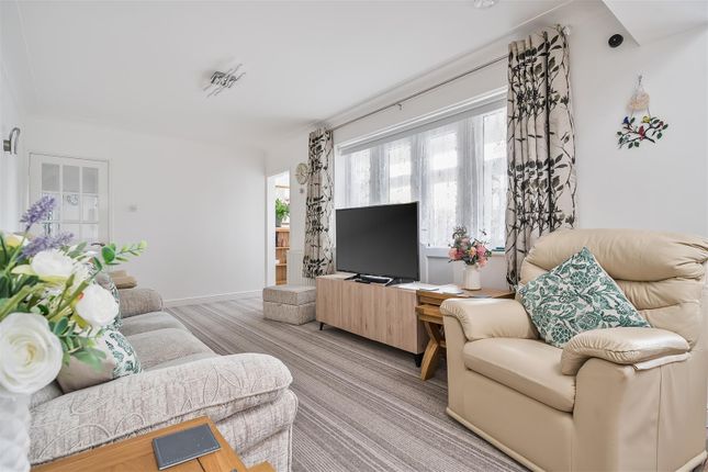 2, Bowes Avenue, Margate photo 3