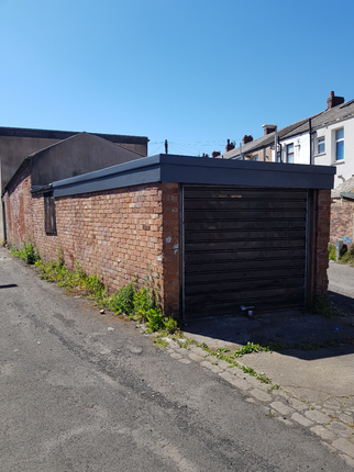 Parking/garage to rent in Enfield Road, Blackpool