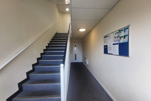 9, Skiddaw Close, Manchester photo 2