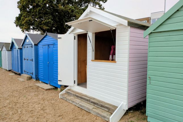 Beach Hut 291, Victoria Esplanade, West Mersea photo 4