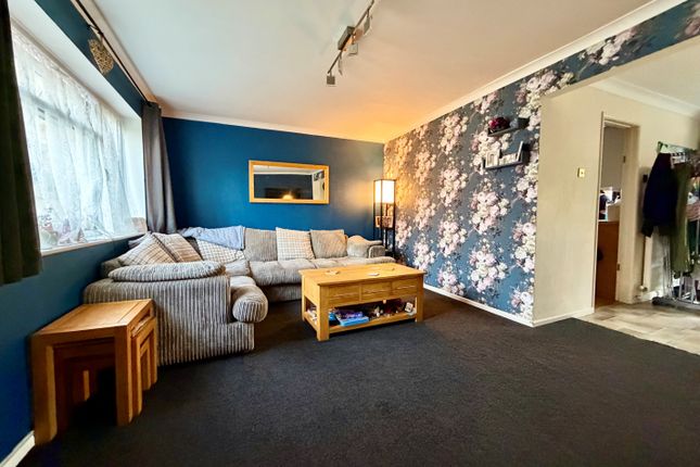 9, Bower Close, Holbury photo 2