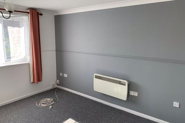 123, Great Meadow Road, Bristol photo 3