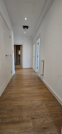 19 Nova House, 1 Buckingham Gardens,, Slough photo 4