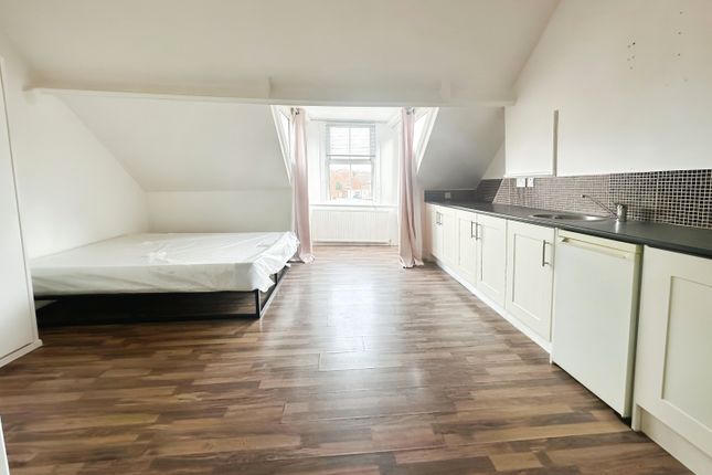 Room 6, 33, Everton Road, Somerset photo 3