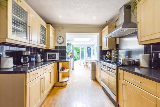 6, St James Close, Woking photo 2