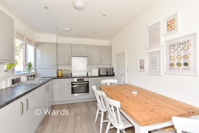 26, Harvey Drive, Faversham photo 4