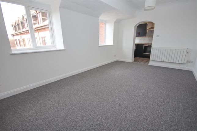 Flat 4, Burleigh House, Hamblin Court, Rushden photo 2