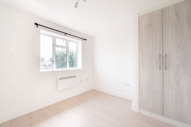 Aubyn Square, Roehampton photo 4