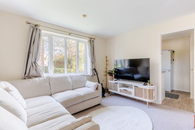 93 Great Meadow Road, Bristol photo 4