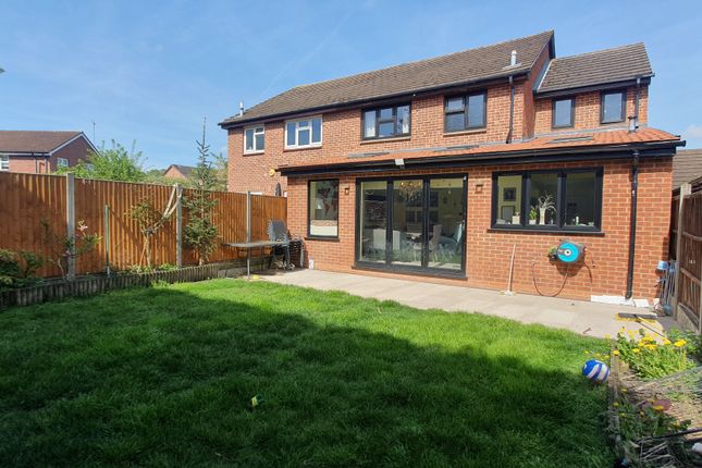 Thumbnail Semi-detached house to rent in Ruby Close, Wokingham