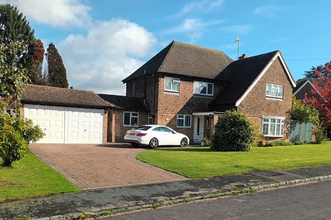 Thumbnail Detached house for sale in Mayflower Close, Hartwell, Aylesbury