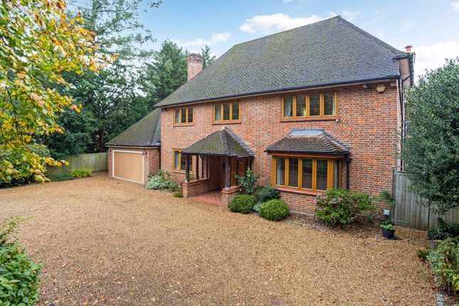 6 Vicarage Way 32...