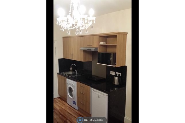 Thumbnail Flat to rent in Hillcrest Road, Acton