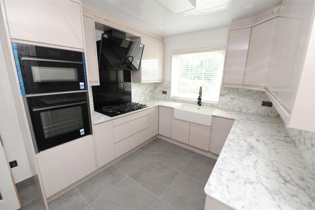 14, Snape Drive, Bradford photo 4