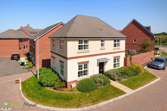 Thumbnail Detached house for sale in Buttermilk Grove, Three Mile Cross, Reading