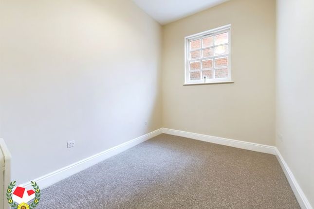 Flat for sale in Black Swan, Commercial Road, Gloucester