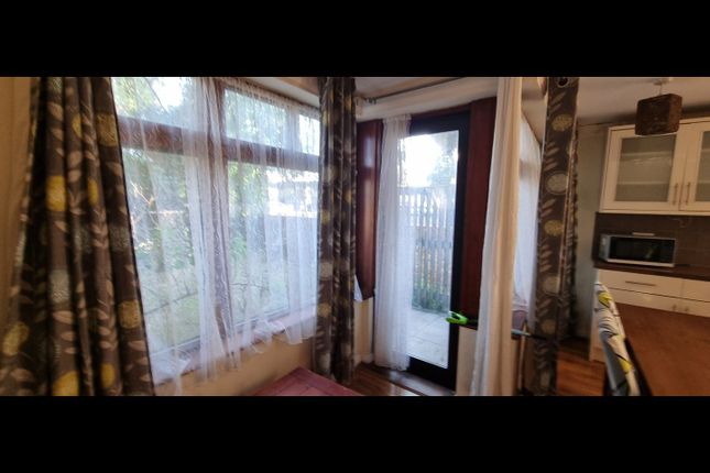 1 Rawsthorne Court, 289 Staines Road, HOUNSLOW photo 5