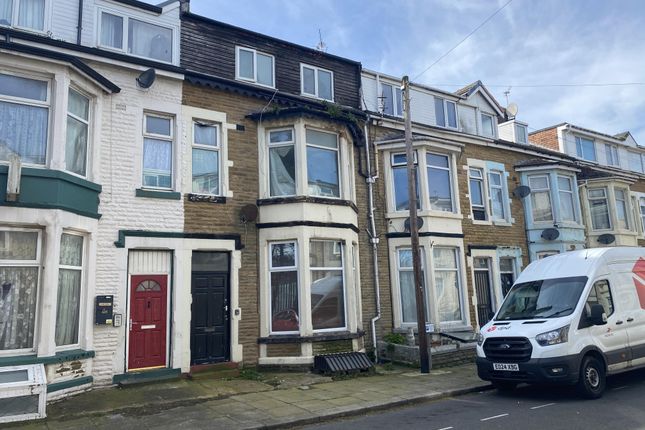 15 Flats 1-6, Windsor Avenue, Blackpool photo 4