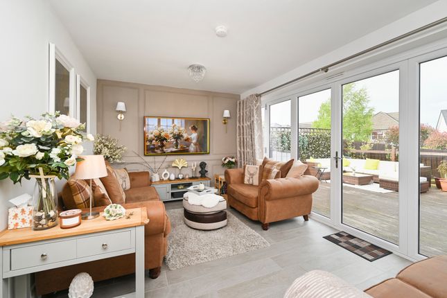 83, Shiel Hall Crescent, Rosewell photo 4